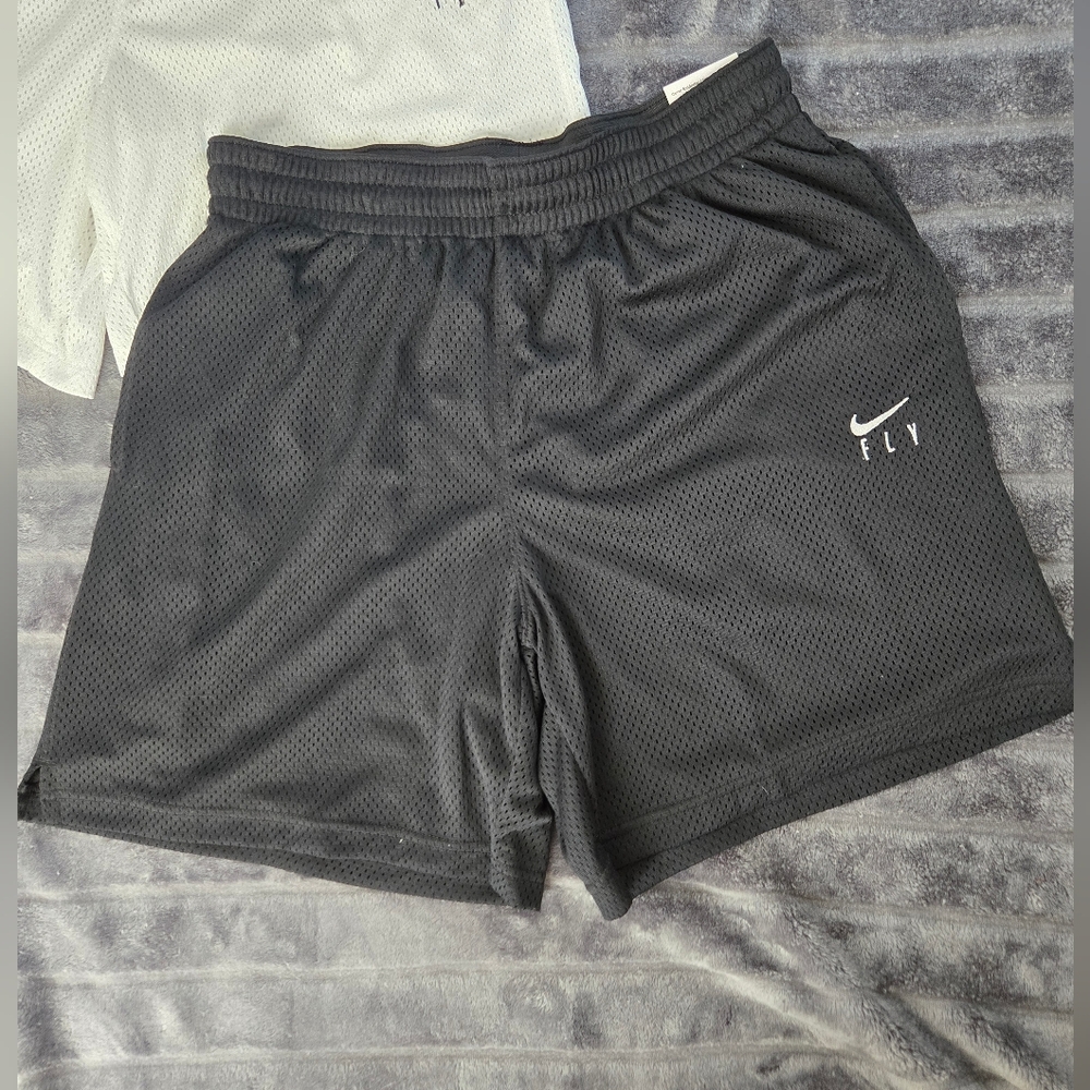 Nike Men's Basketball Shorts Bundle; One White and One Black Pair Size Medium - Picture 4 of 7
